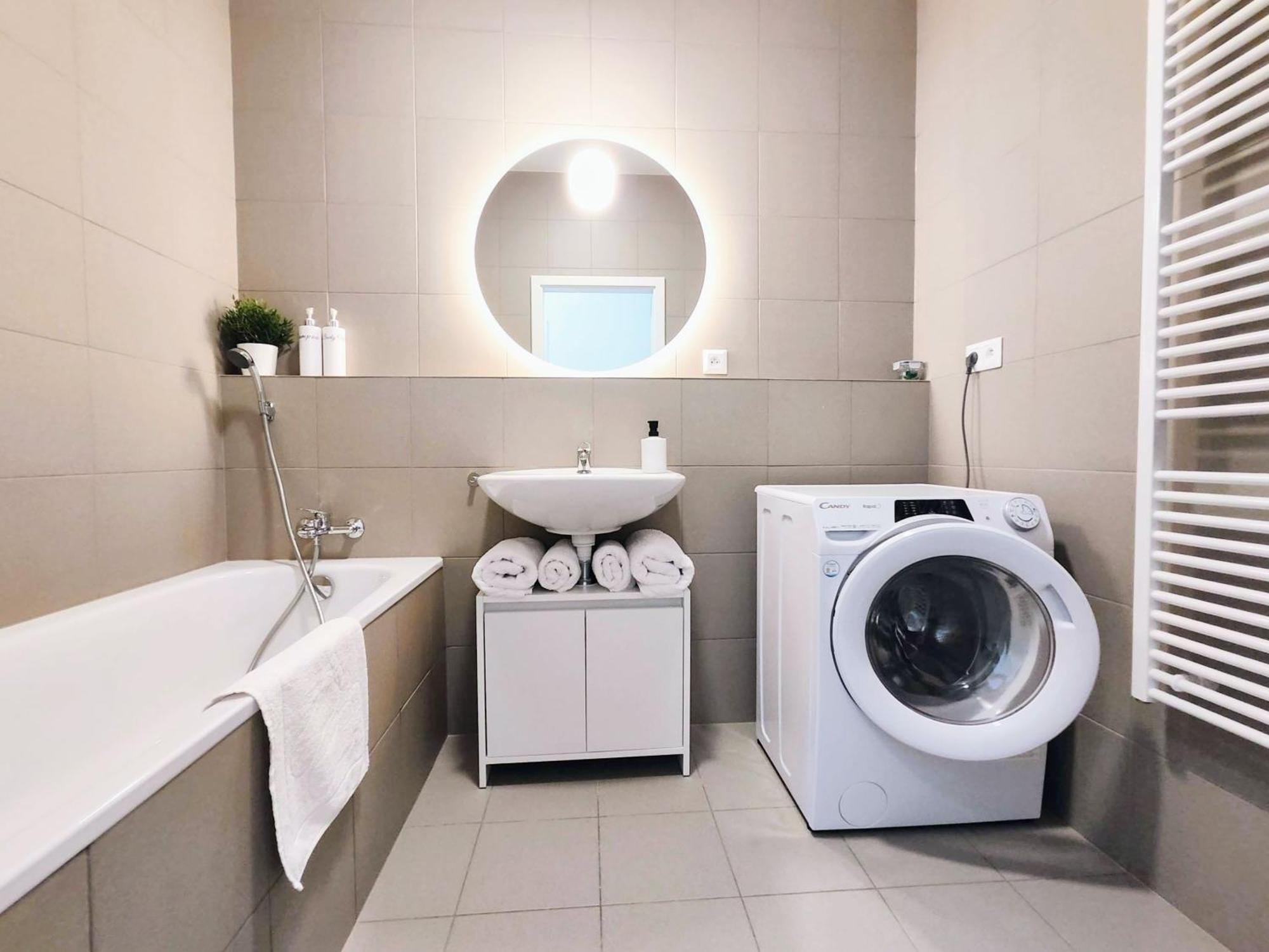 Wings - Brand New - Presidential Garden - Free Parking Apartamento Bratislava Exterior foto