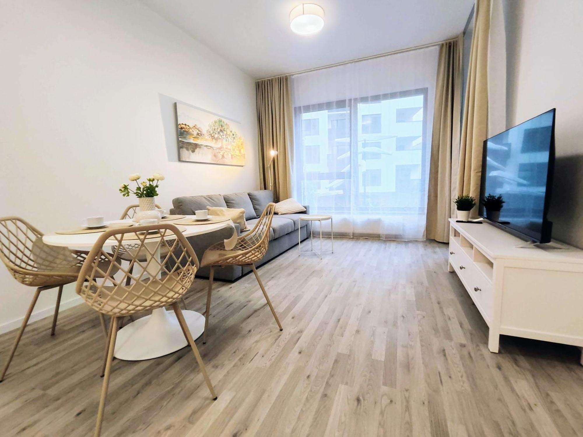 Wings - Brand New - Presidential Garden - Free Parking Apartamento Bratislava Exterior foto