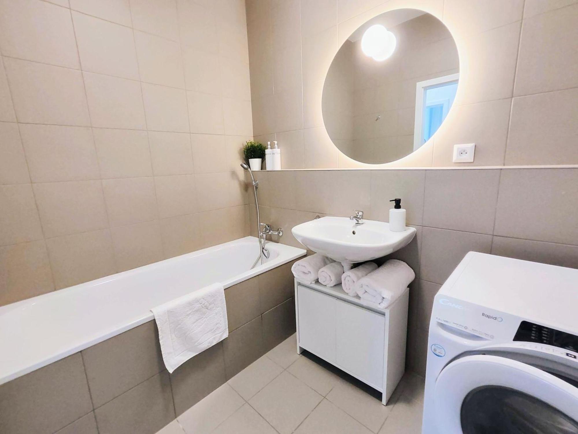 Wings - Brand New - Presidential Garden - Free Parking Apartamento Bratislava Exterior foto